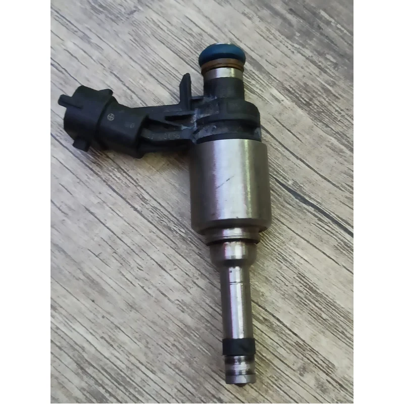 0261500100 - 35310-2B209 Benzin Enjektörü Hyundai iX35 Kia Sportage