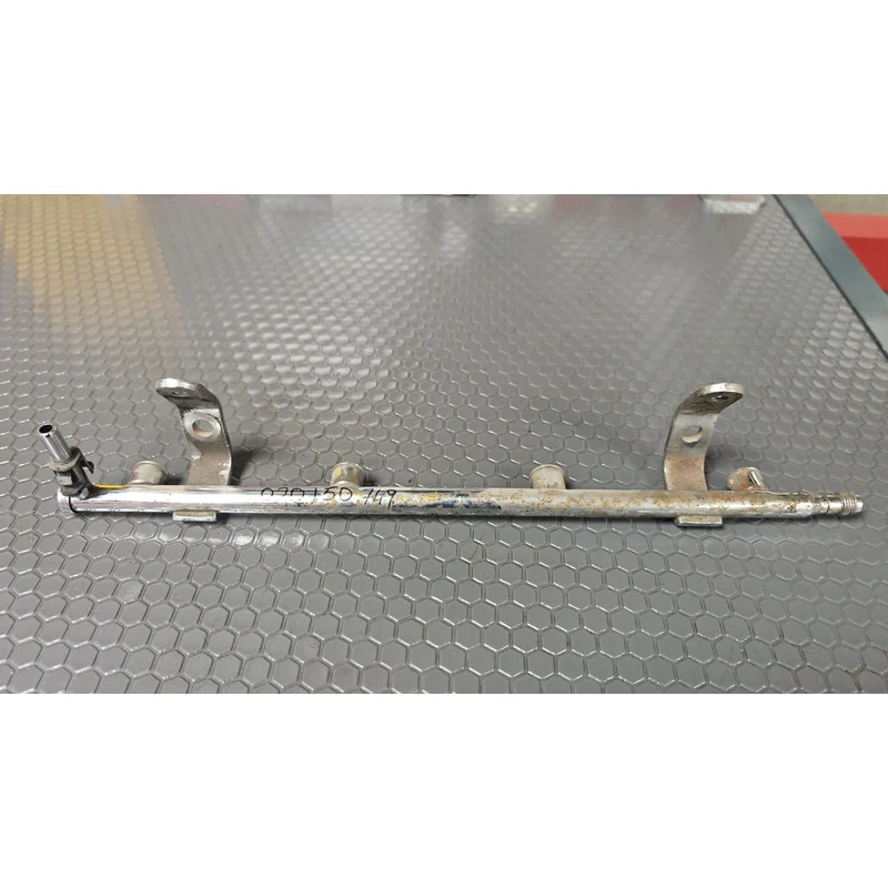 0280150749-1 Volvo 740 940 Çıkma Enjektör Kütüğü